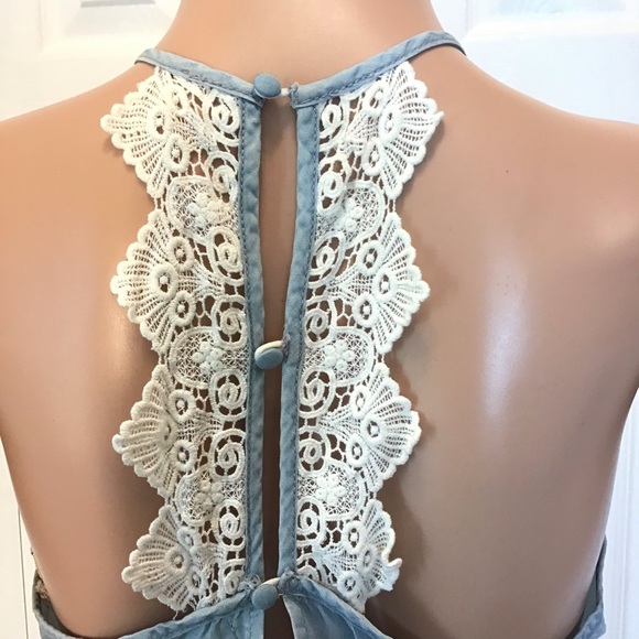 Wild Blue by Sadie Robertson Blue Chambray Open Back Halter Tank Top Size Medium - Picture 5 of 7